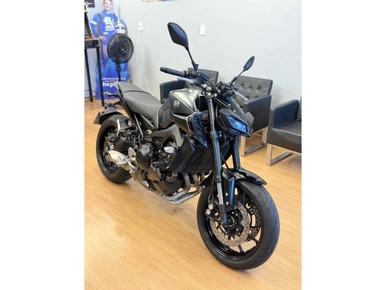 YAMAHA MT-09 YAMAHA MT-09
